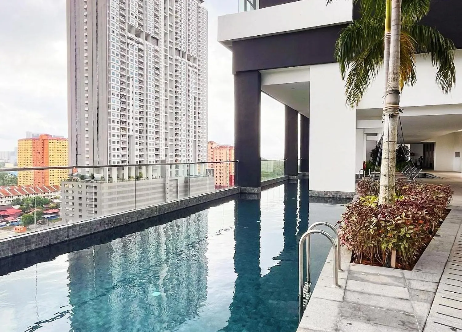 Georgetown Seaview & Cityview Childroom Infinity Pool With Carpark Jelutong アパートホテル