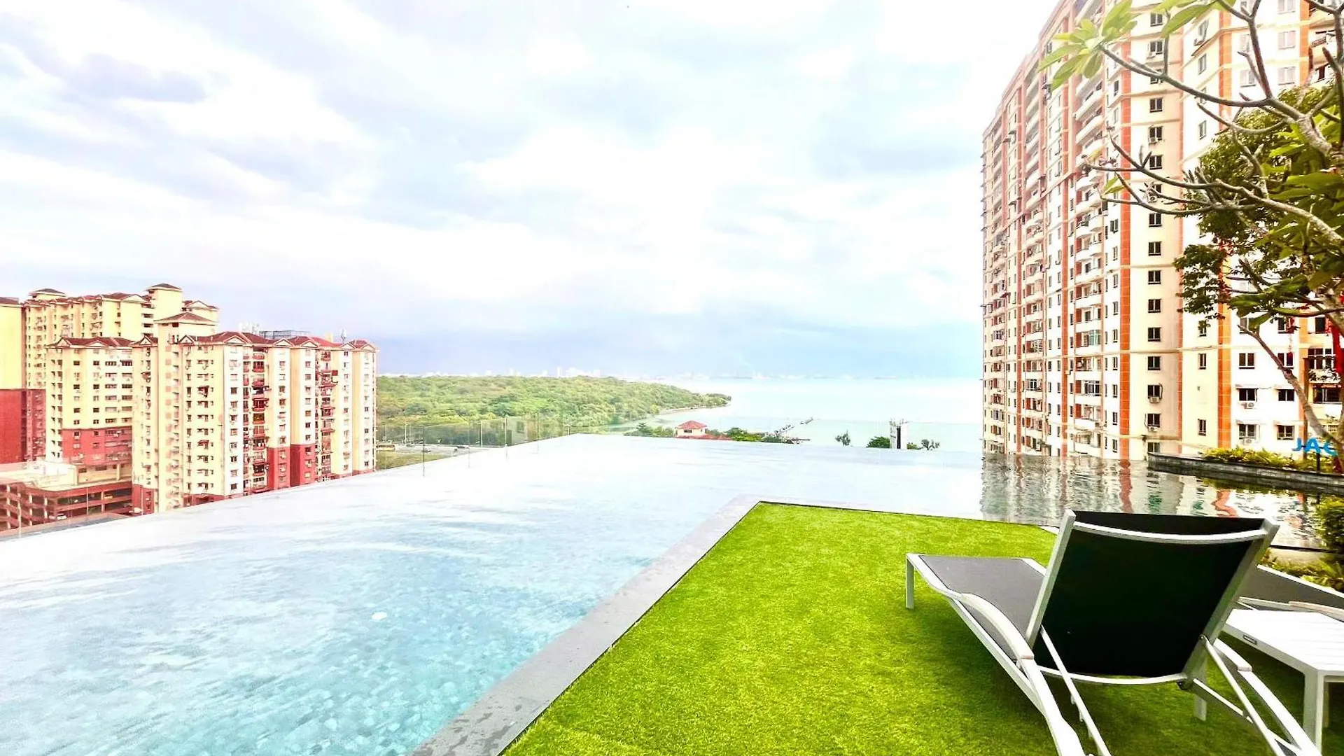 Georgetown Seaview & Cityview Childroom Infinity Pool With Carpark Jelutong 0*,